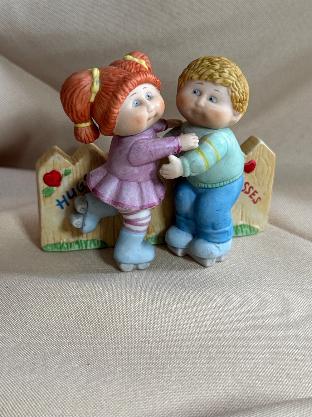 Vintage 1984 Cabbage Patch Kids Hugs & Kisses Porcelain Figurine Roller Skates